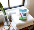 Load image into Gallery viewer, Clean Clothes scented sachet with towels