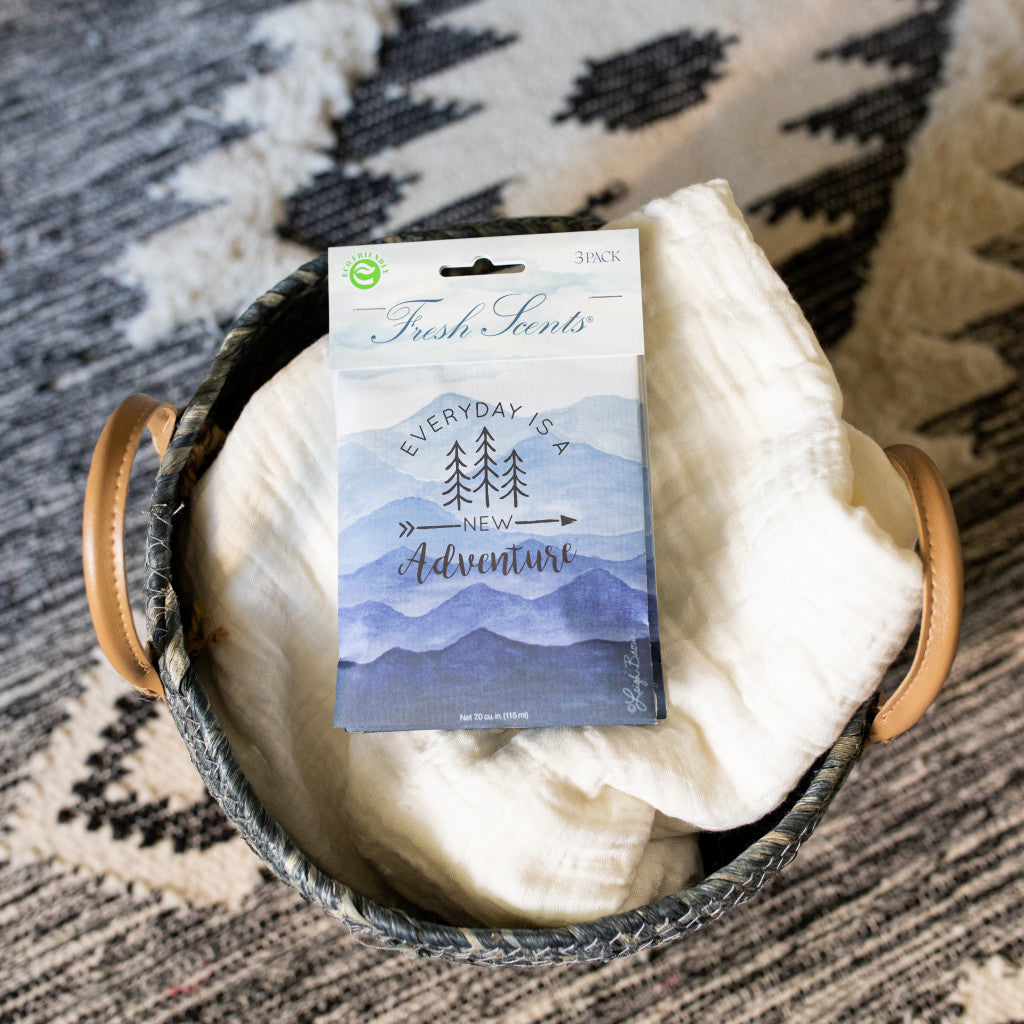 Adventure Mountain scented sachet with blanket